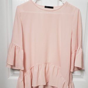 Pink 3/4 bell sleeve top with ruffle bottom size S